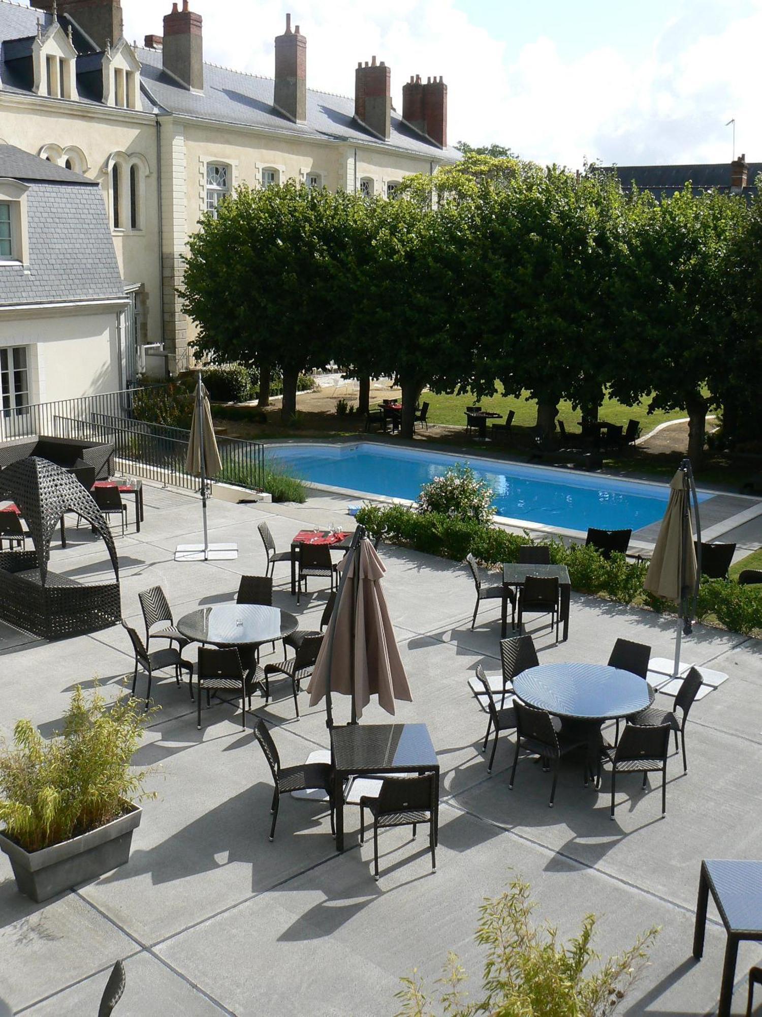 Hotel Restaurants & Spa Perier Du Bignon Laval  Exterior foto